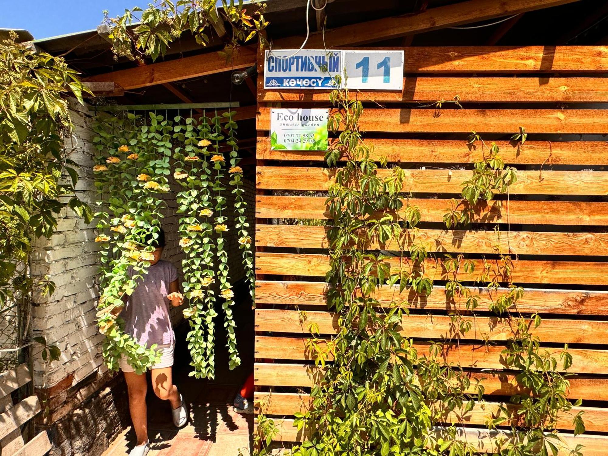 eco house summer garden Kaji-Say Eksteriør billede